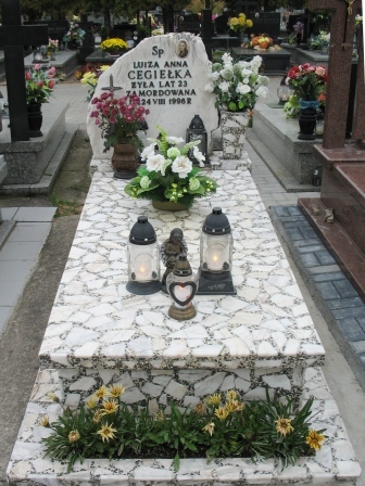 Grób Luiza  Cegiełka